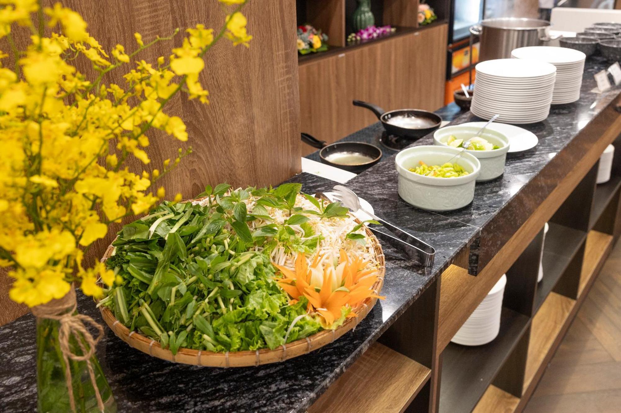 Viet Lotus Saigon Hotel Ho Chi Minh City Exterior photo